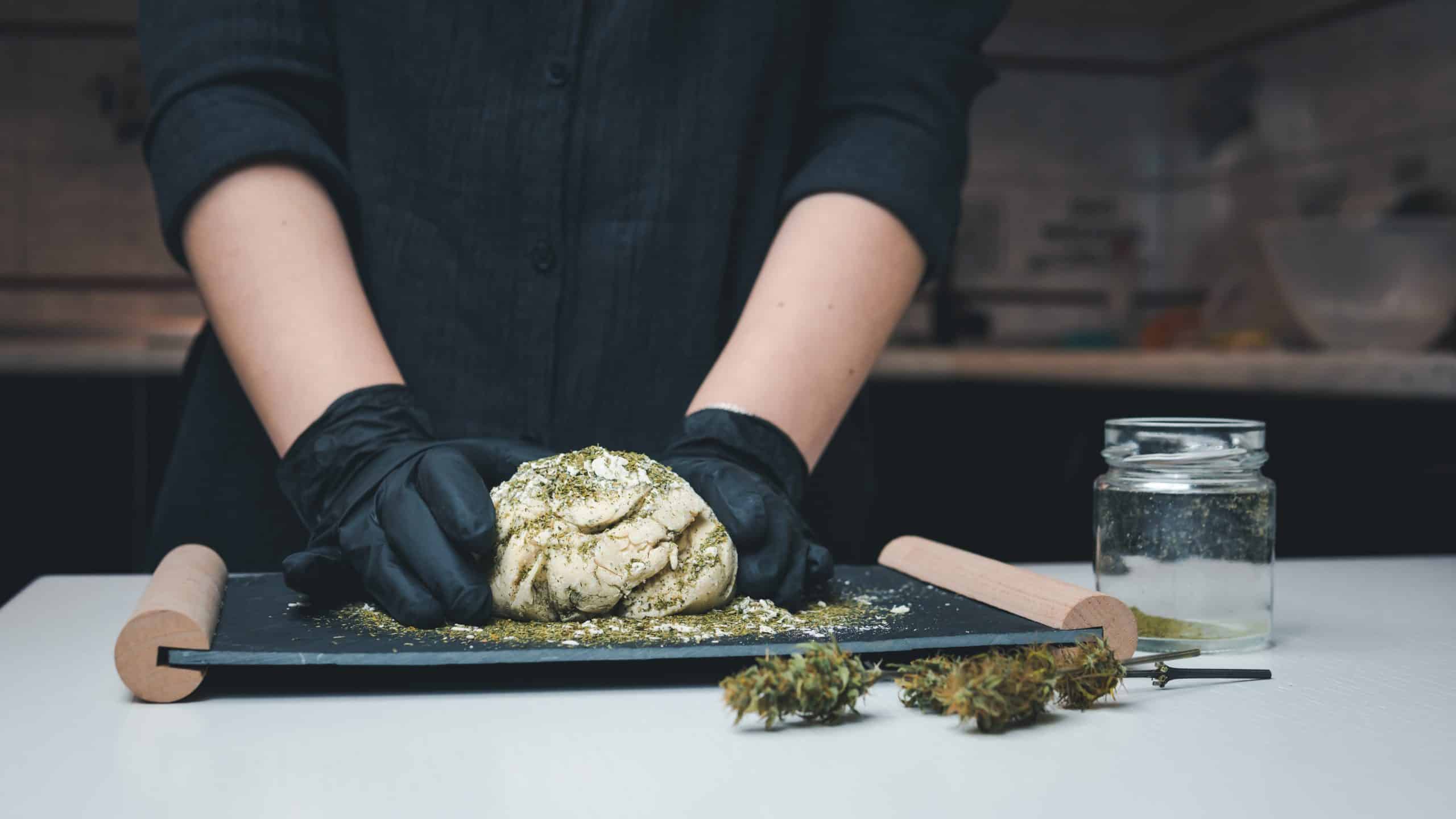 Lire la suite à propos de l’article Nos 3 meilleures recettes de space cake au cannabis CBD  